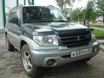 2000 Mitsubishi Pajero iO Pictures