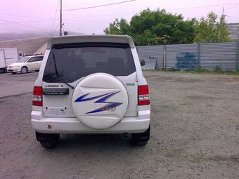 2000 Mitsubishi Pajero iO Pictures