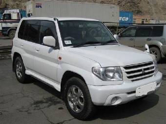 2000 Mitsubishi Pajero iO