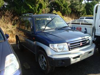 2000 Mitsubishi Pajero iO Photos