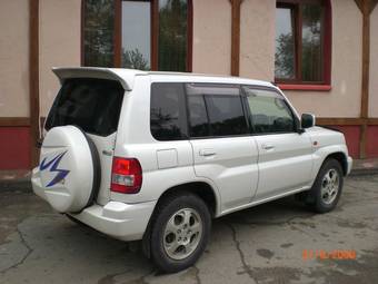 2000 Mitsubishi Pajero iO Pictures