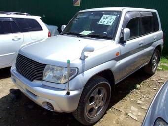 2000 Mitsubishi Pajero iO Pictures