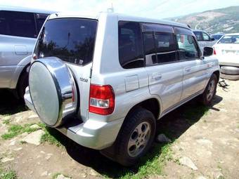 2000 Mitsubishi Pajero iO Photos