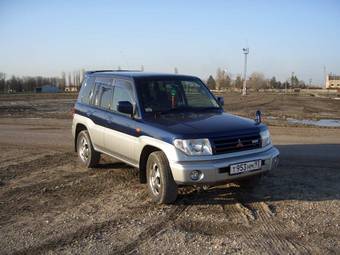 2000 Mitsubishi Pajero iO Pictures