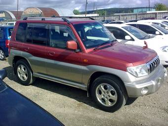 2000 Mitsubishi Pajero iO Pictures