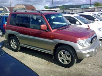 2000 Mitsubishi Pajero iO Pictures