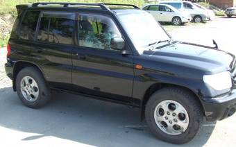 2000 Mitsubishi Pajero iO Pictures