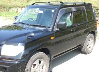 2000 Mitsubishi Pajero iO Pictures