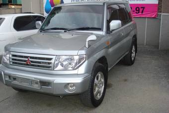 2000 Mitsubishi Pajero iO