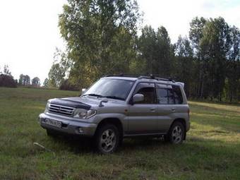 2000 Mitsubishi Pajero iO