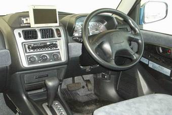 2000 Mitsubishi Pajero iO Pictures