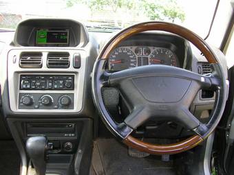 2000 Mitsubishi Pajero iO Photos