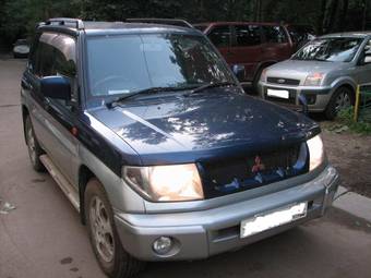 2000 Mitsubishi Pajero iO Pictures