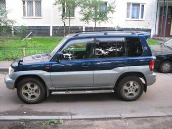 2000 Mitsubishi Pajero iO Photos