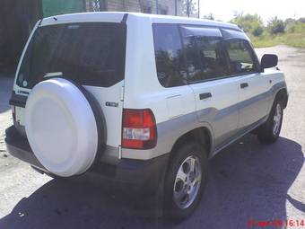 2000 Mitsubishi Pajero iO Pictures