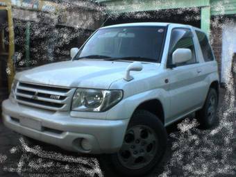 2000 Mitsubishi Pajero iO Pictures