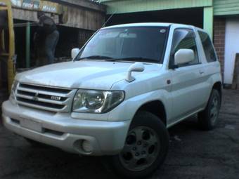 2000 Mitsubishi Pajero iO