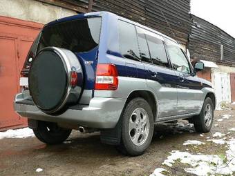 2000 Mitsubishi Pajero iO Photos