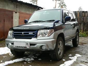 2000 Mitsubishi Pajero iO Pictures