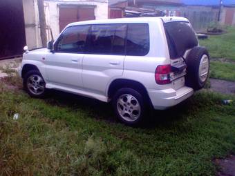2000 Mitsubishi Pajero iO Photos
