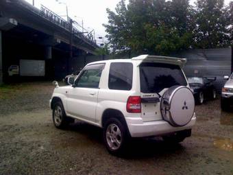 2000 Mitsubishi Pajero iO Pics