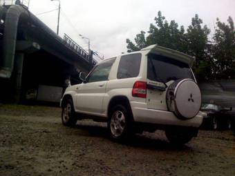 2000 Mitsubishi Pajero iO Photos