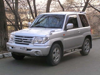2001 Mitsubishi Pajero iO