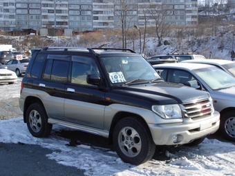 2001 Mitsubishi Pajero iO