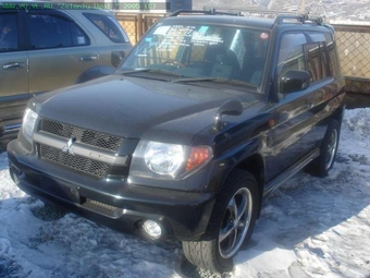 2001 Mitsubishi Pajero iO