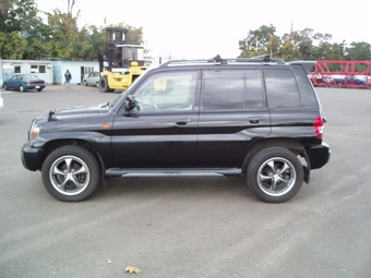 2001 Mitsubishi Pajero iO