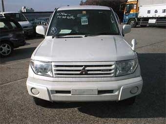 2001 Mitsubishi Pajero iO
