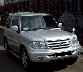 2001 Mitsubishi Pajero iO