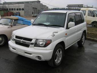 2001 Mitsubishi Pajero iO