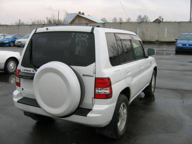 2001 Mitsubishi Pajero iO