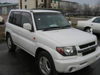 Mitsubishi Pajero iO