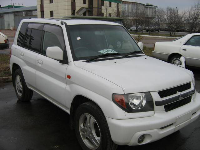 2001 Mitsubishi Pajero iO