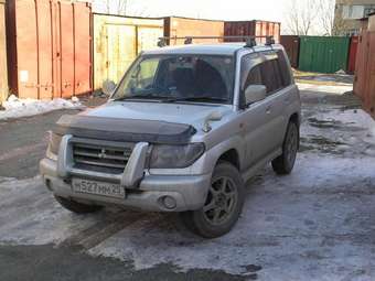 2001 Mitsubishi Pajero iO