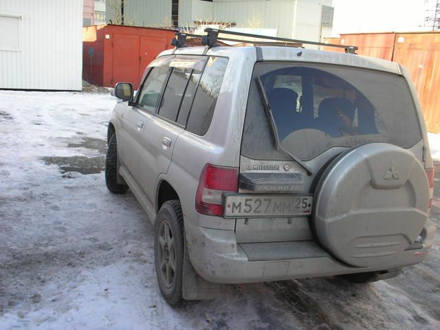 2001 Mitsubishi Pajero iO
