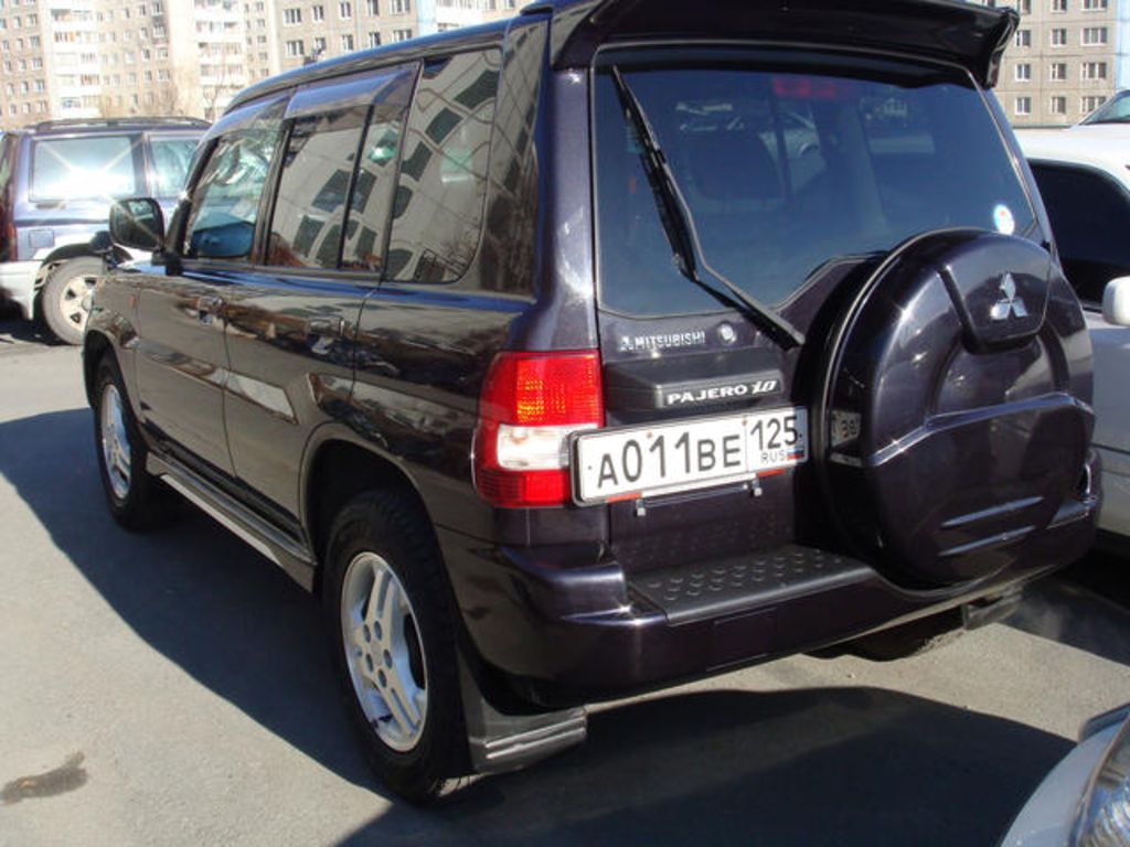 2001 Mitsubishi Pajero iO