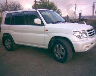 2001 Mitsubishi Pajero iO