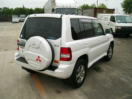 2001 Mitsubishi Pajero iO Pictures