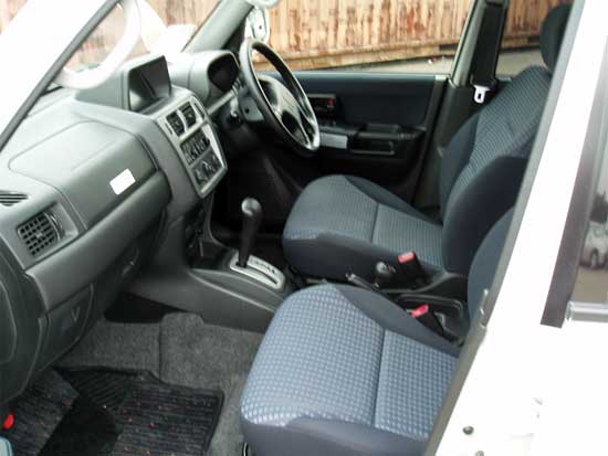 2001 Mitsubishi Pajero iO Pictures