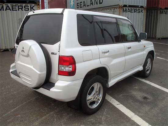 2001 Mitsubishi Pajero iO Photos