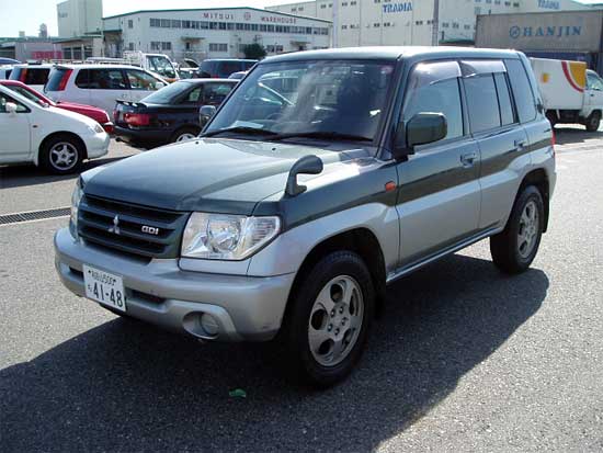 2001 Mitsubishi Pajero iO Photos
