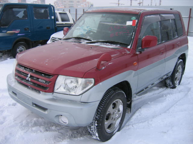 2001 Mitsubishi Pajero iO Photos