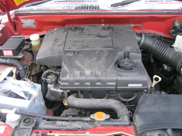 2001 Mitsubishi Pajero iO Images