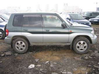 2001 Mitsubishi Pajero iO Photos