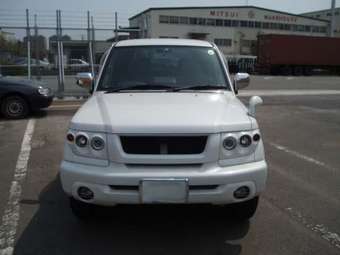 2001 Mitsubishi Pajero iO Pictures