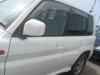 2001 Mitsubishi Pajero iO Pictures