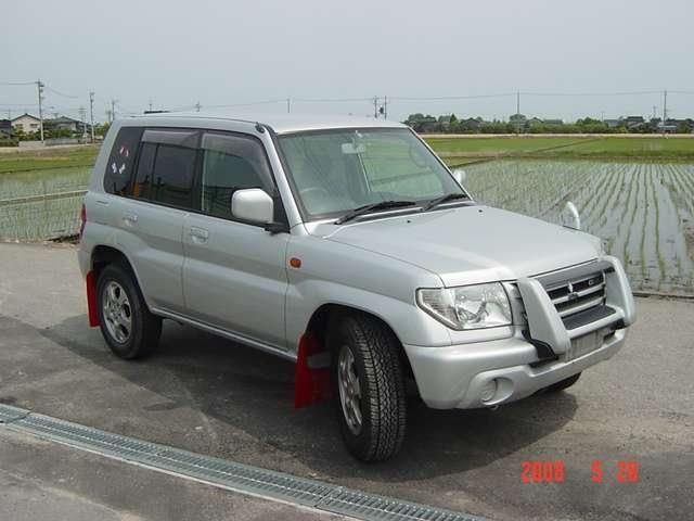 2001 Mitsubishi Pajero iO